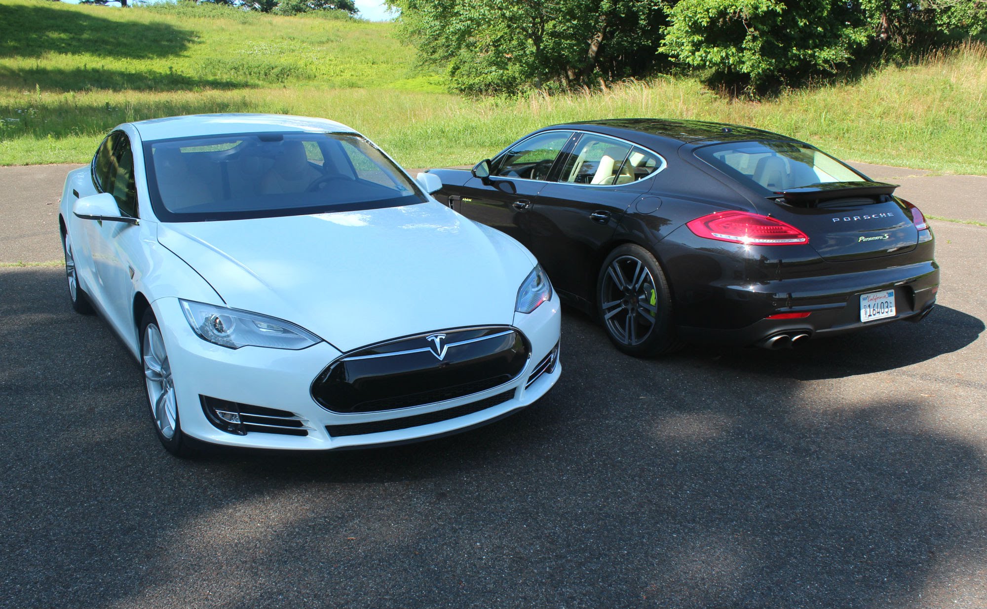 2014 Tesla Model S vs 2014 Porsche Panamera S E-Hybrid